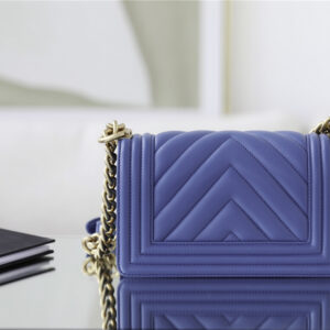 Túi Chanel Blue Caviar Leather Chevron Quilted Medium Boy Bag