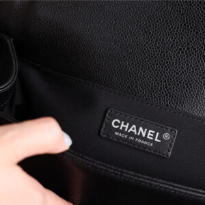 Túi Chanel Boy Medium Caviar Black