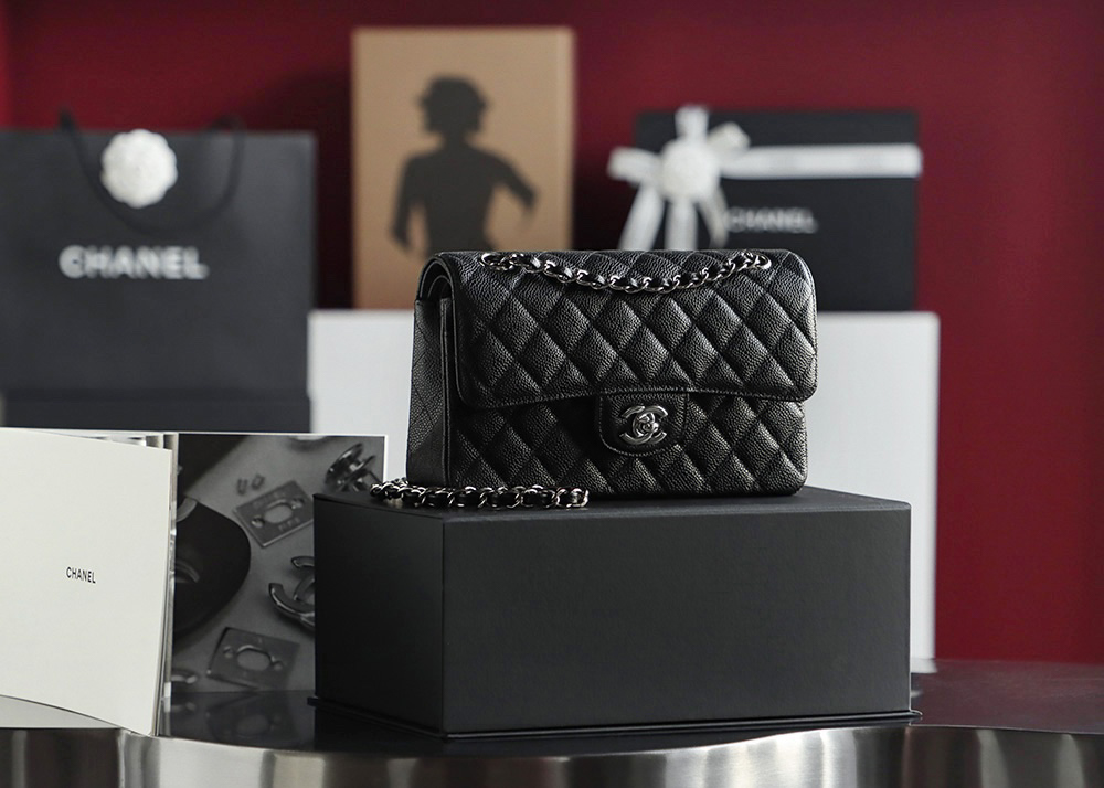 Túi Chanel Classic Flap Bag Medium Black Sliver Grained Calfskin