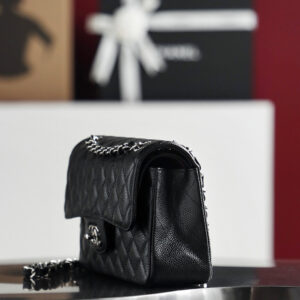 Túi Chanel Classic Flap Bag Medium Black Sliver Grained Calfskin