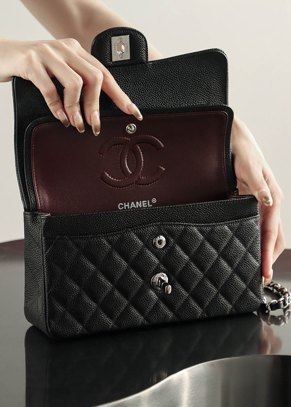 Túi Chanel Classic Flap Bag Medium Black Sliver Grained Calfskin