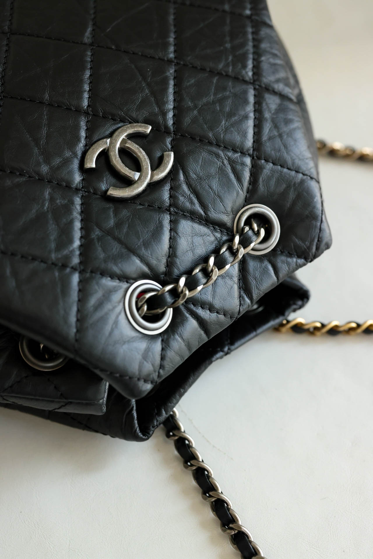 Túi Chanel Gabrielle Backpack Black Aged Calfskin Small Black Mixed Hardware