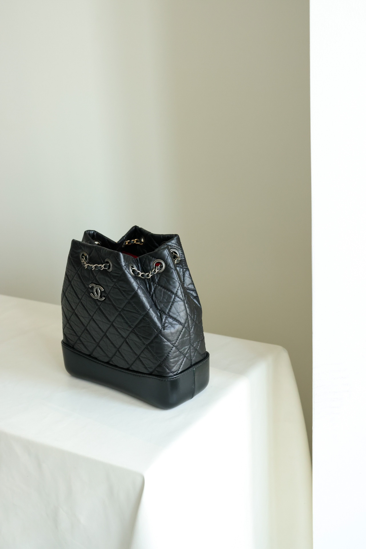 Túi Chanel Gabrielle Backpack Black Aged Calfskin Small Black Mixed Hardware
