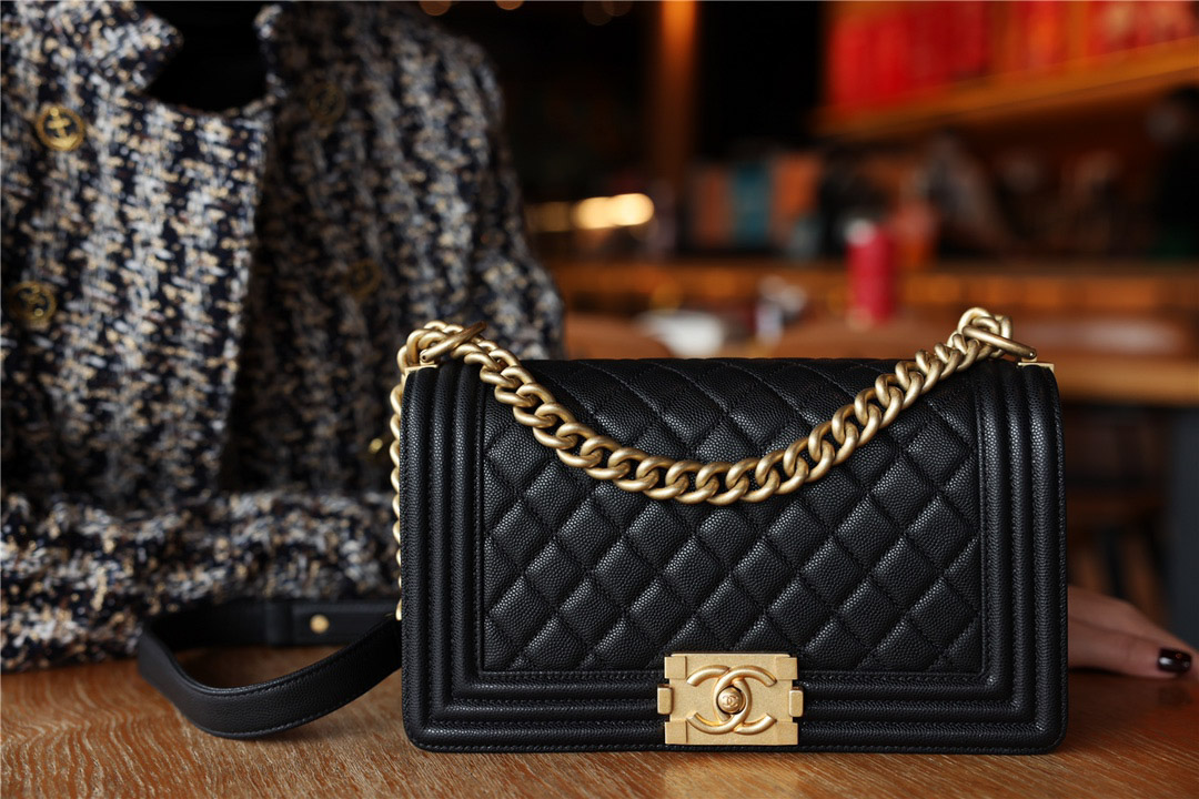 Túi Chanel Leboy Caviar Gold Black Medium