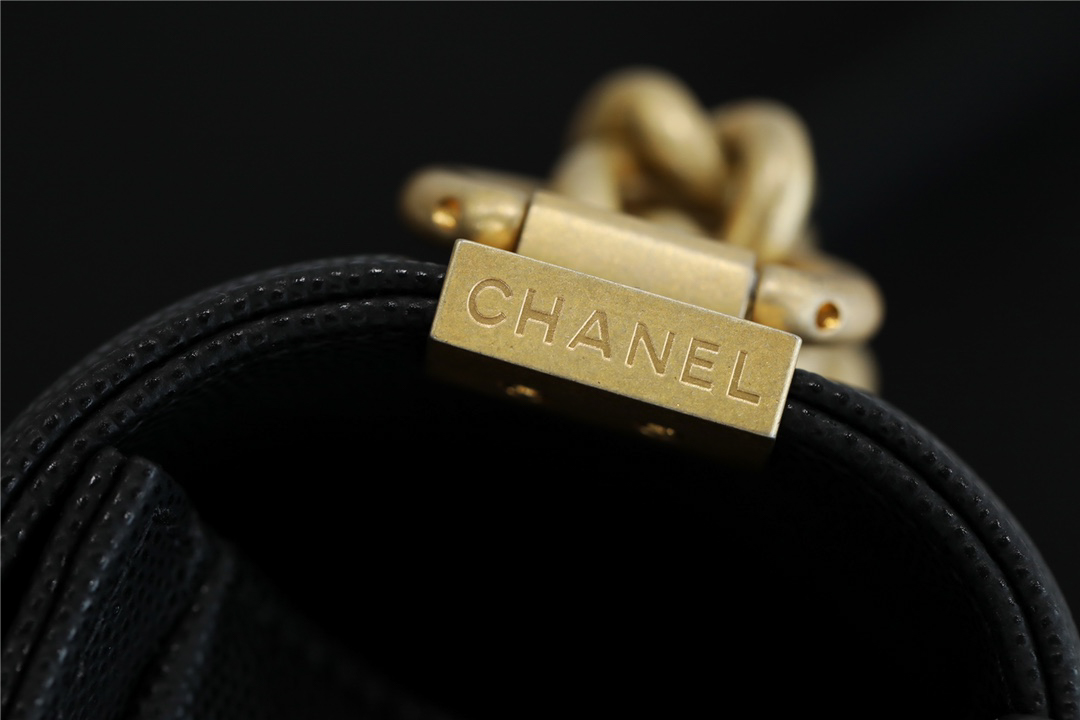 Túi Chanel Leboy Caviar Gold Black Medium