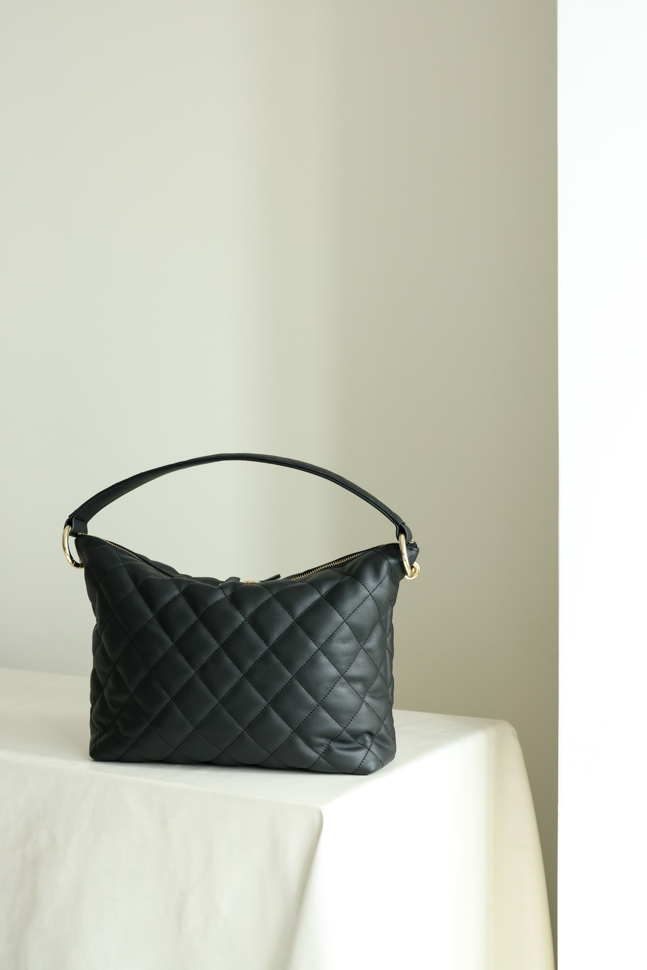 Túi Chanel Matelasse Lambskin Shoulder Bag Black Gold Metal Fittings