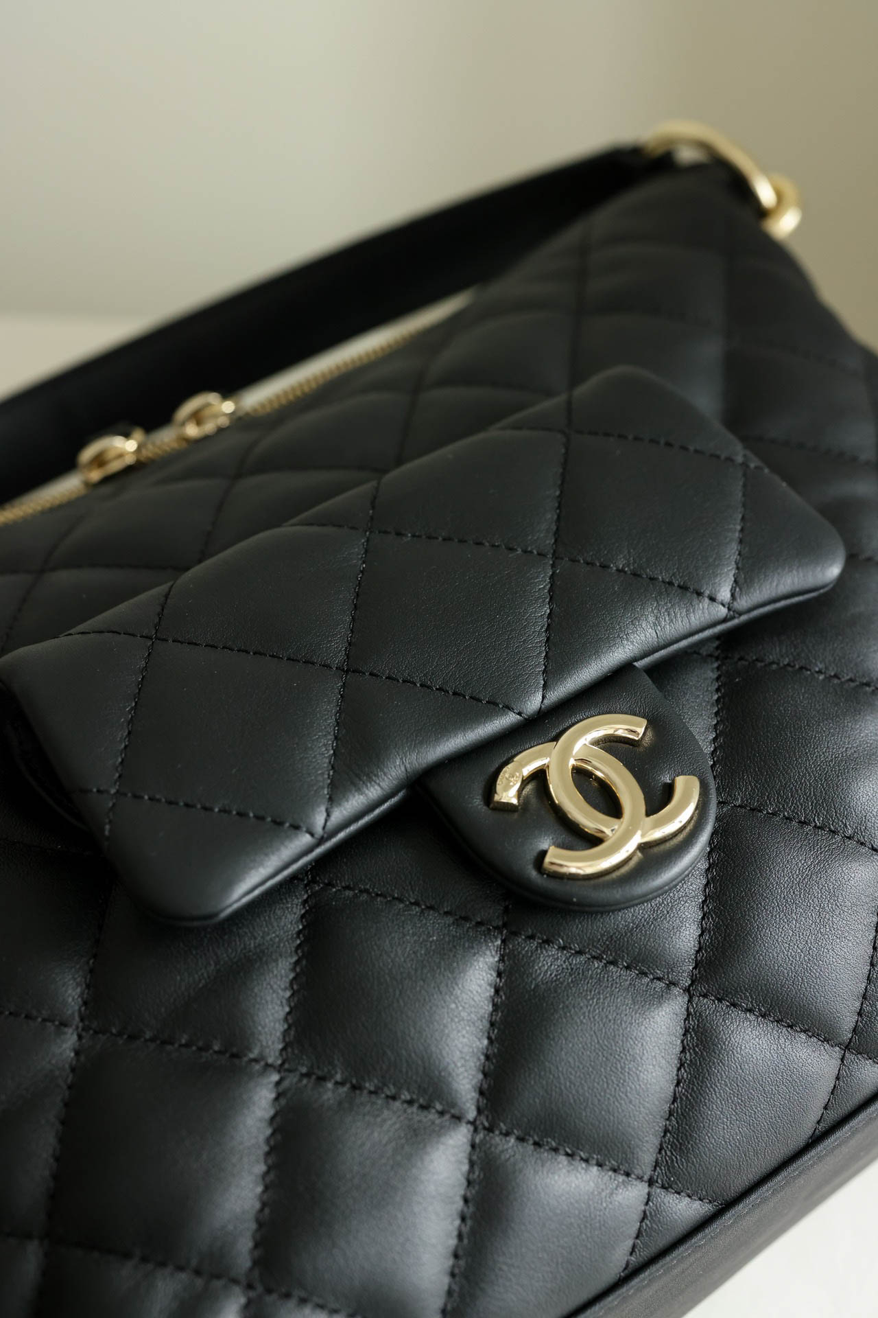 Túi Chanel Matelasse Lambskin Shoulder Bag Black Gold Metal Fittings