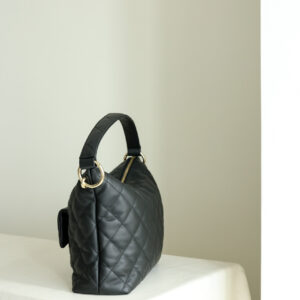 Túi Chanel Matelasse Lambskin Shoulder Bag Black Gold Metal Fittings