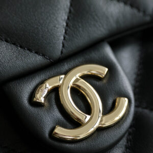 Túi Chanel Matelasse Lambskin Shoulder Bag Black Gold Metal Fittings