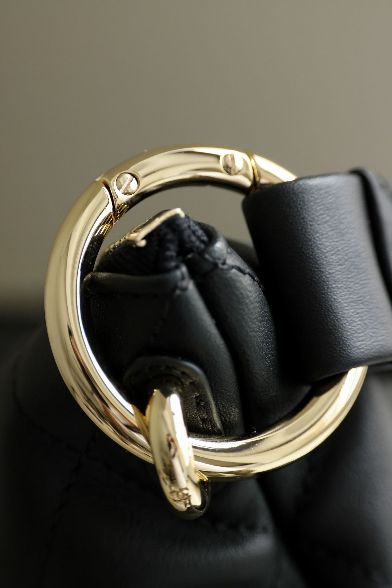 Túi Chanel Matelasse Lambskin Shoulder Bag Black Gold Metal Fittings
