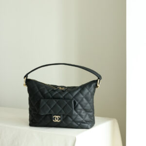 Túi Chanel Matelasse Lambskin Shoulder Bag Black Gold Metal Fittings