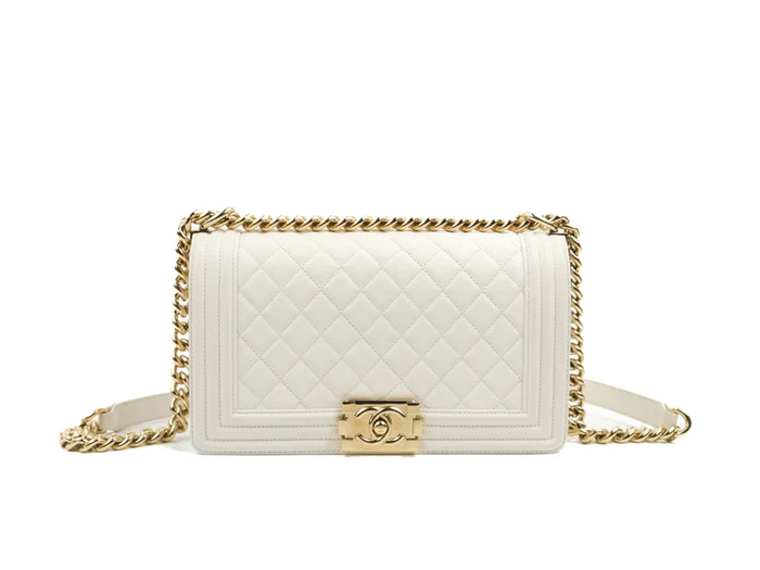 Túi Chanel Medium Boy Bag White Calfskin Gold Hardware