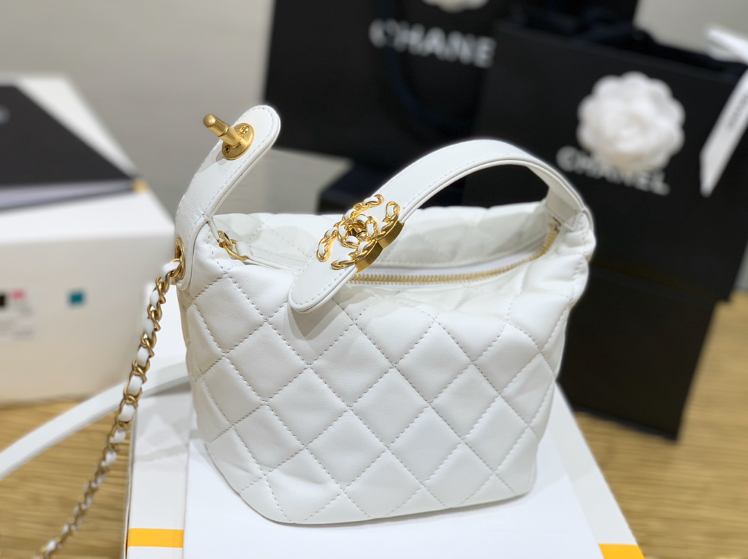 Túi Chanel Perfect Meeting Hobo Quilted Lambskin Small