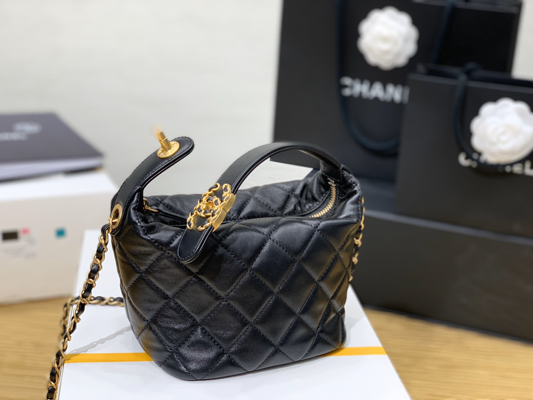 Túi Chanel Perfect Meeting Hobo Quilted Lambskin Small Black