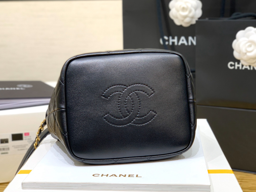 Túi Chanel Perfect Meeting Hobo Quilted Lambskin Small Black