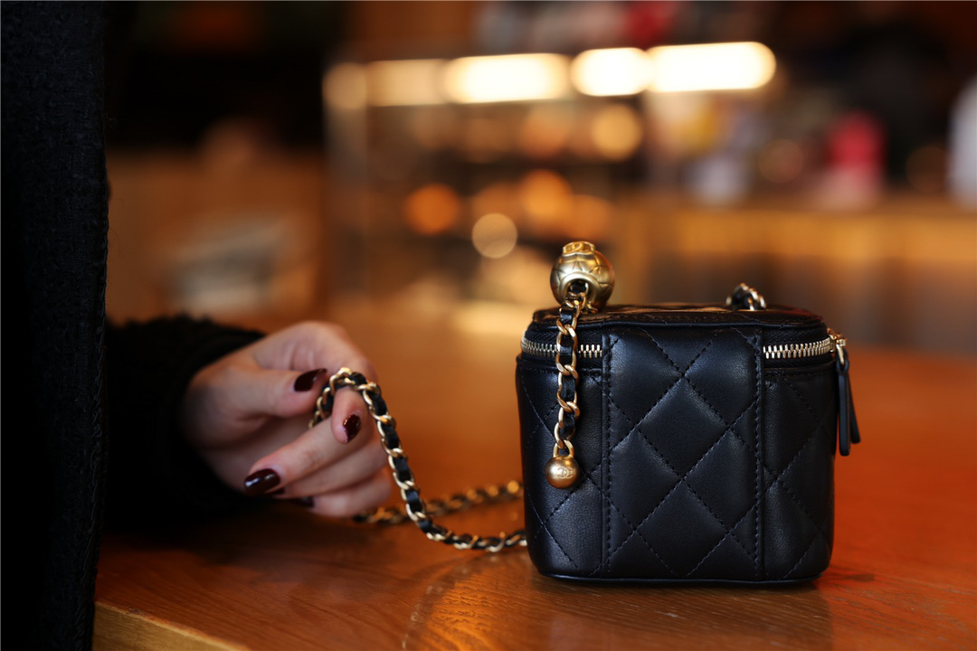 Túi Chanel Small Classic Box On Chain Lambskin Black