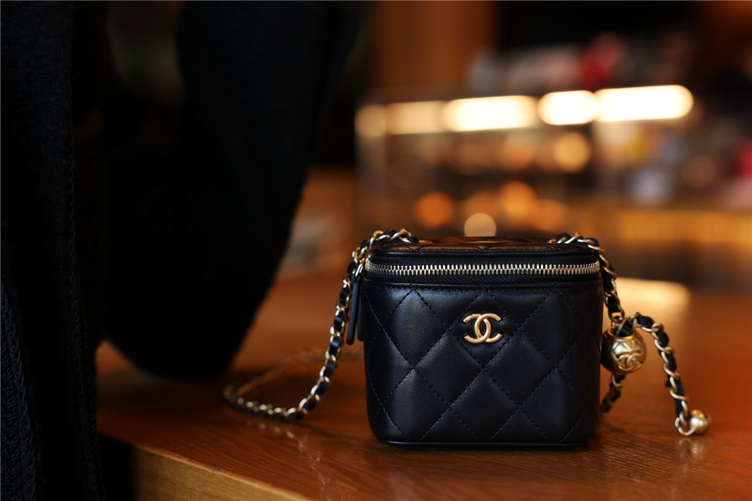 Túi Chanel Small Classic Box On Chain Lambskin Black