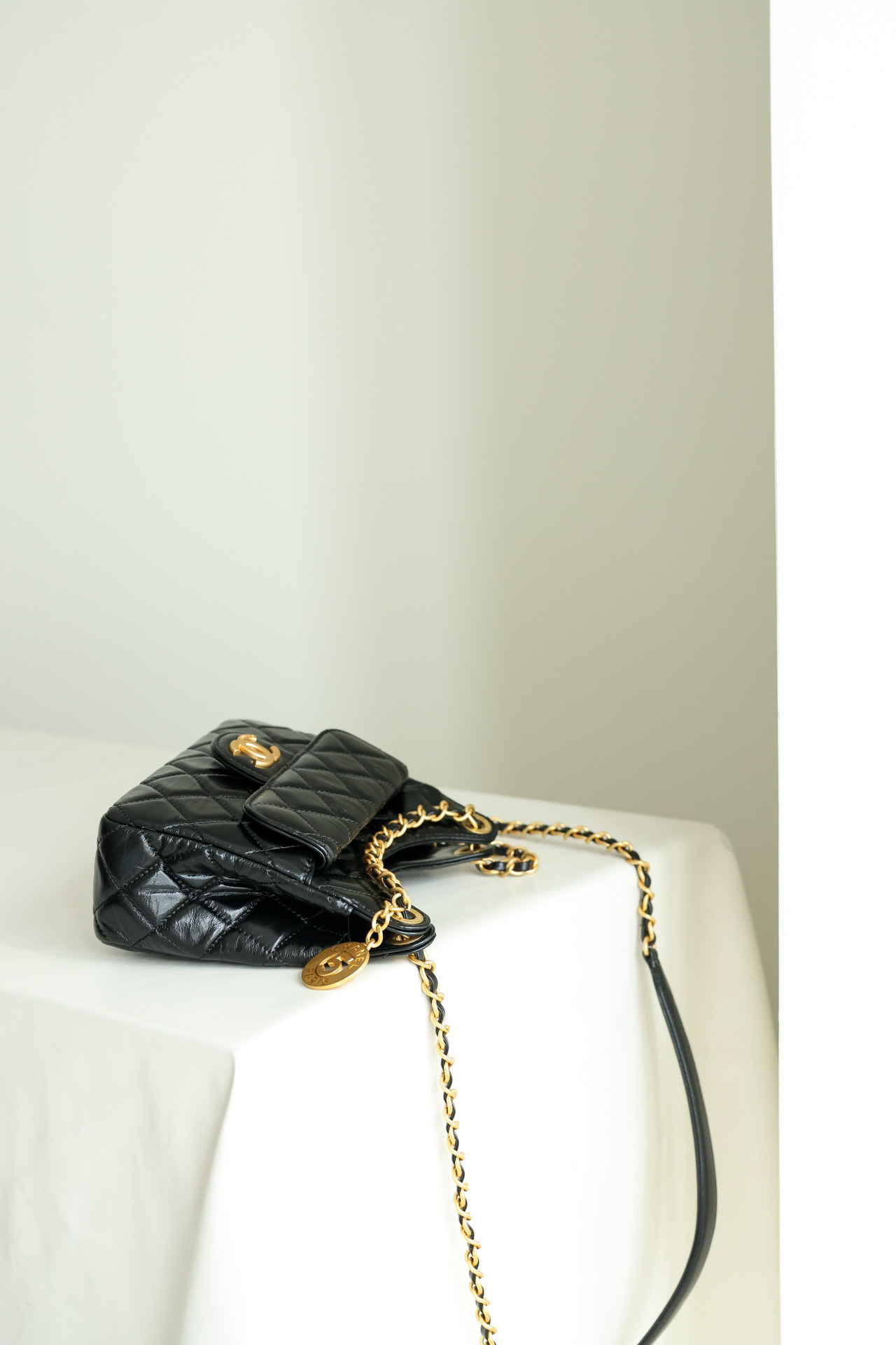 Túi Chanel Small Hobo Bag ‘Gold Black’