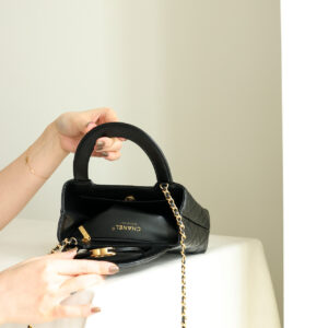 Túi Chanel Small Kelly Shopper Black Shiny Aged Calfskin Brushed Gold Hardware