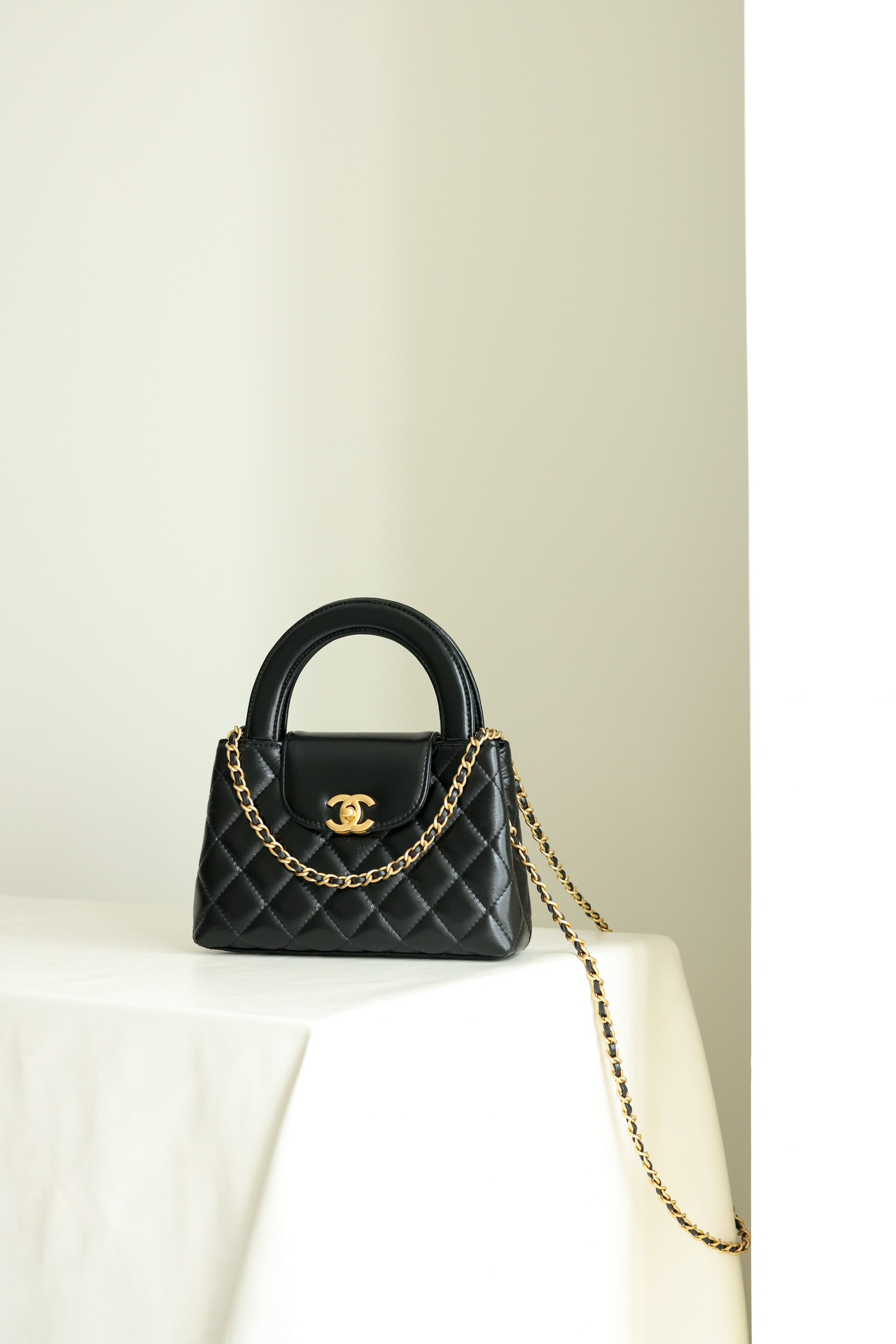 Túi Chanel Small Kelly Shopper Black Shiny Aged Calfskin Brushed Gold Hardware