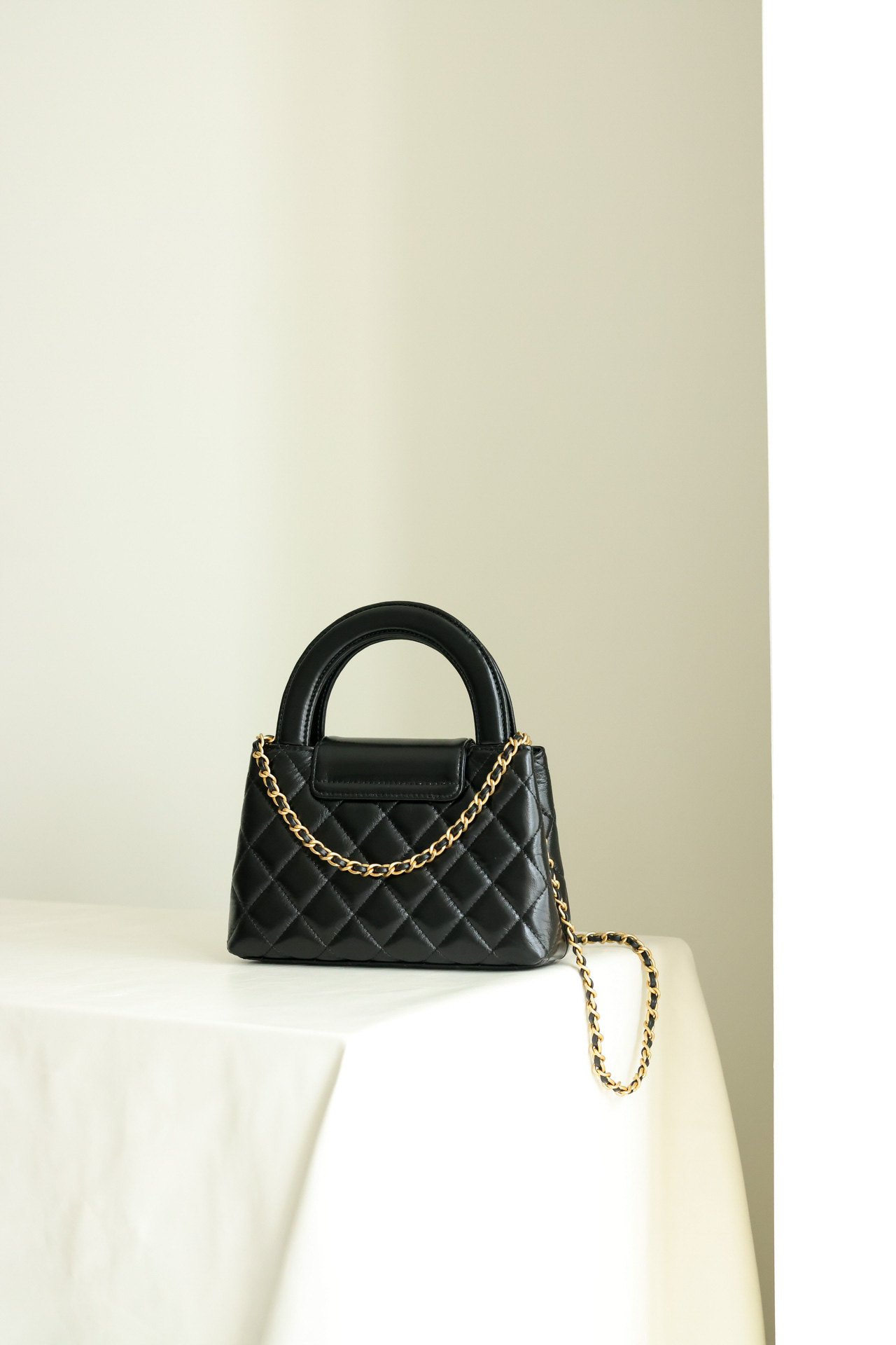 Túi Chanel Small Kelly Shopper Black Shiny Aged Calfskin Brushed Gold Hardware