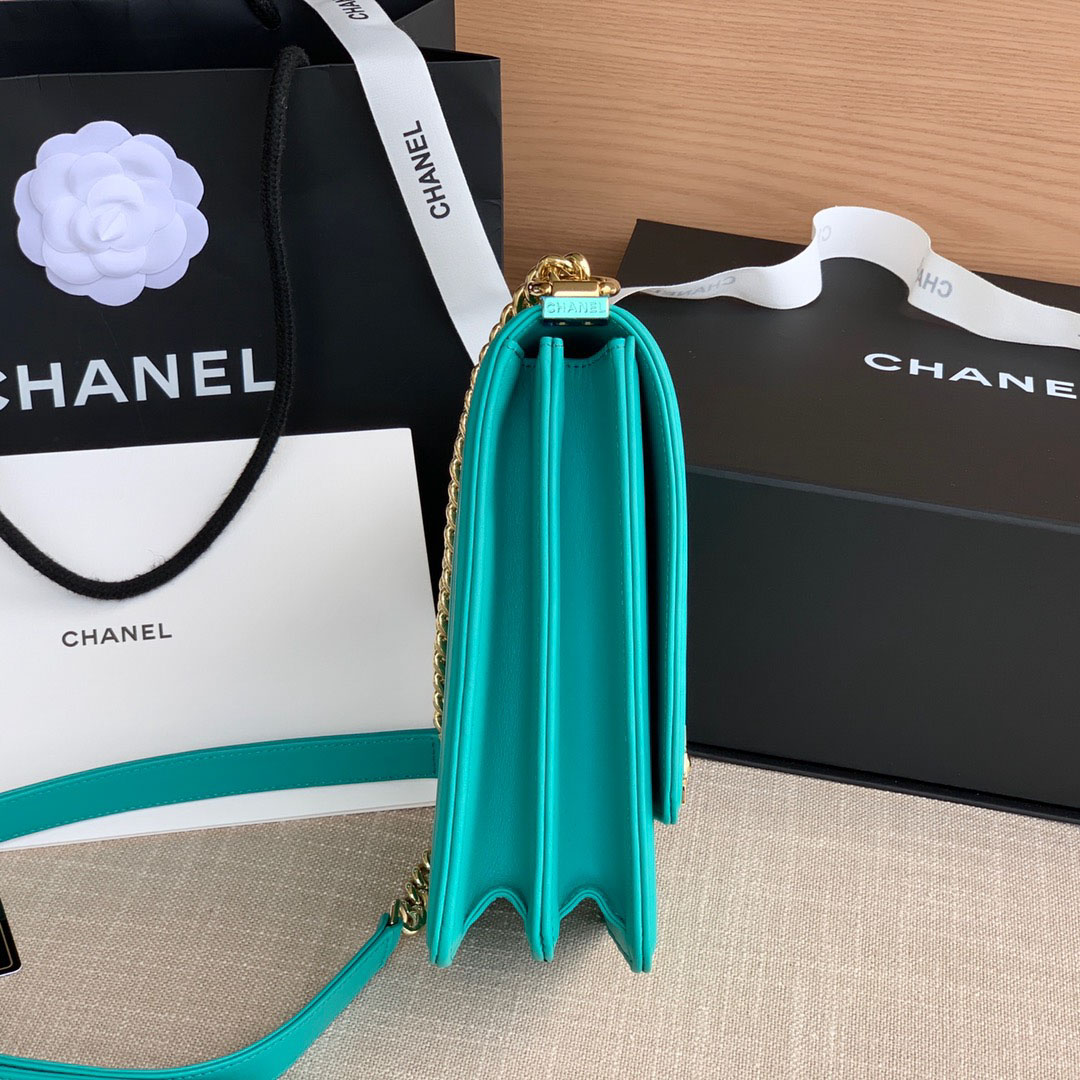 Túi Chanel Vertical Boy Caviar Blue