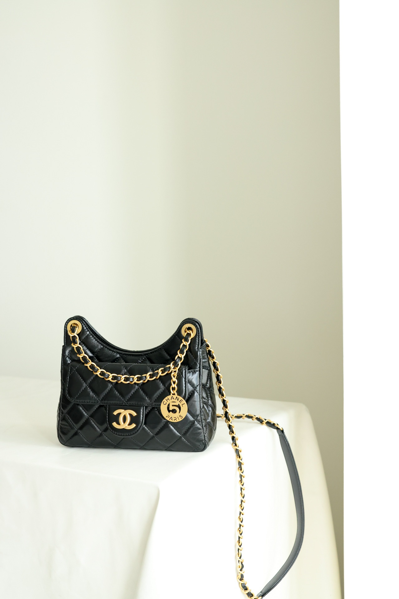 Túi Đeo Chéo Nữ Chanel 31 Small Bag Calfskin Black Màu Đen