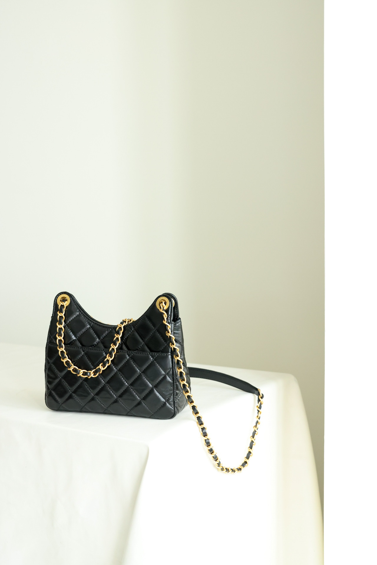 Túi Đeo Chéo Nữ Chanel 31 Small Bag Calfskin Black Màu Đen