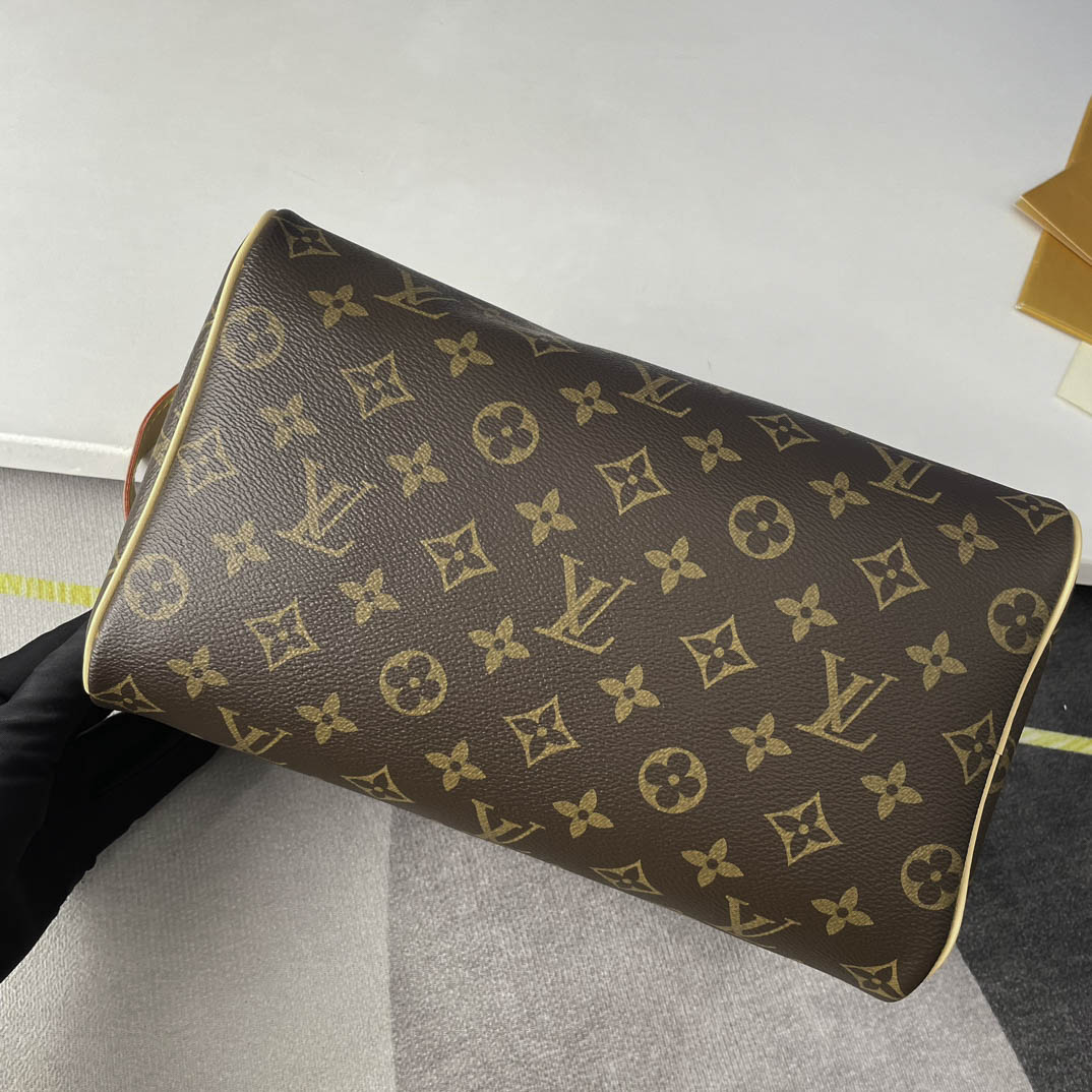 Túi Đựng Đồ Louis Vuitton LV Dopp Kit Monogram Eclipse Brown