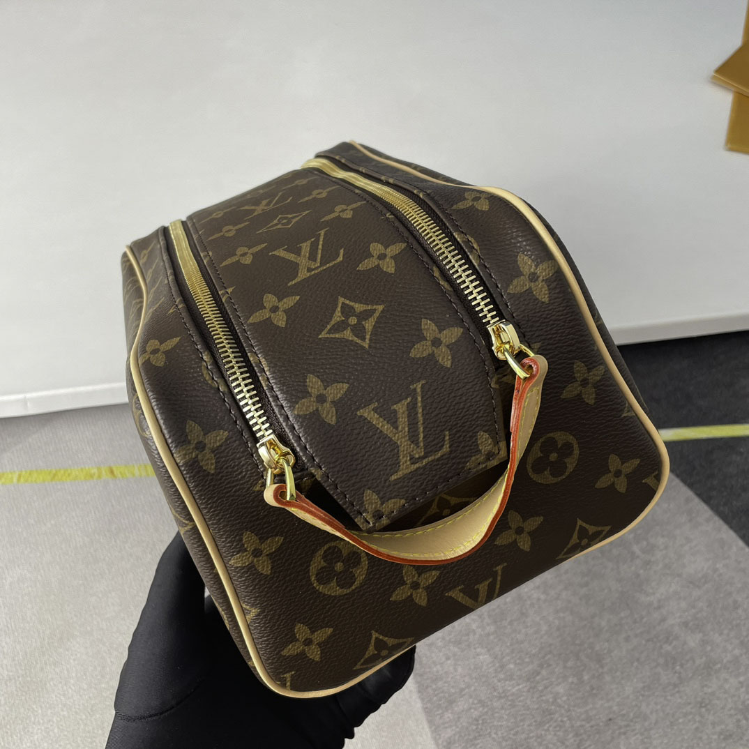 Túi Đựng Đồ Louis Vuitton LV Dopp Kit Monogram Eclipse Brown