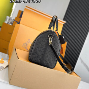 Túi Keepall Bandoulière 45 Cowhide Material Embossed With Monogram Empreinte Giant Pattern (45 x 27 x 20 cm)