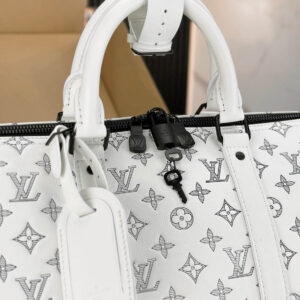 Túi Keepall Bandoulière 50 The Leather Has a Monogram Shadow Pattern White (50 x 29 x 23 cm)