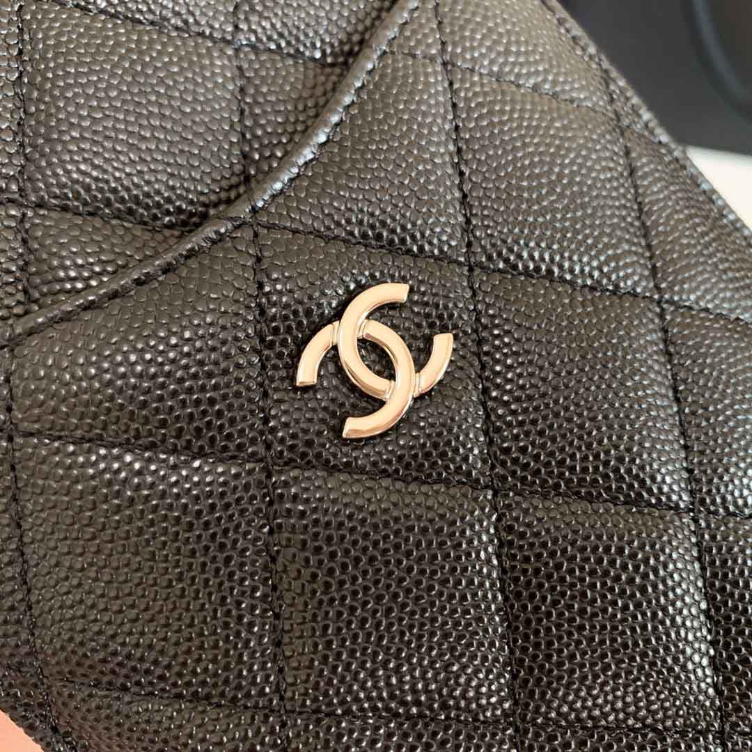 Ví Chanel Black Quilted Caviar Leather Phone