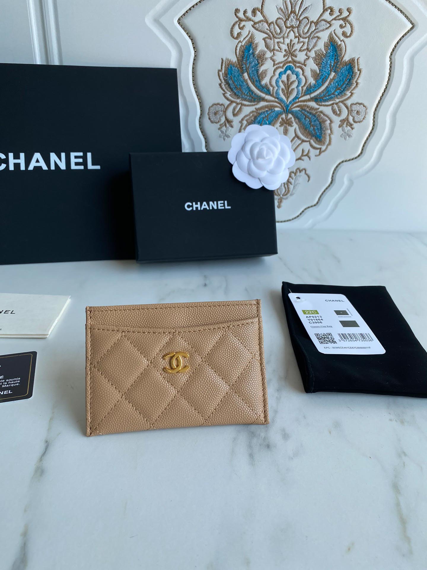 Ví Chanel Classic Card Holder Beige