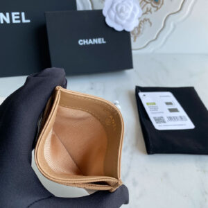 Ví Chanel Classic Card Holder Beige