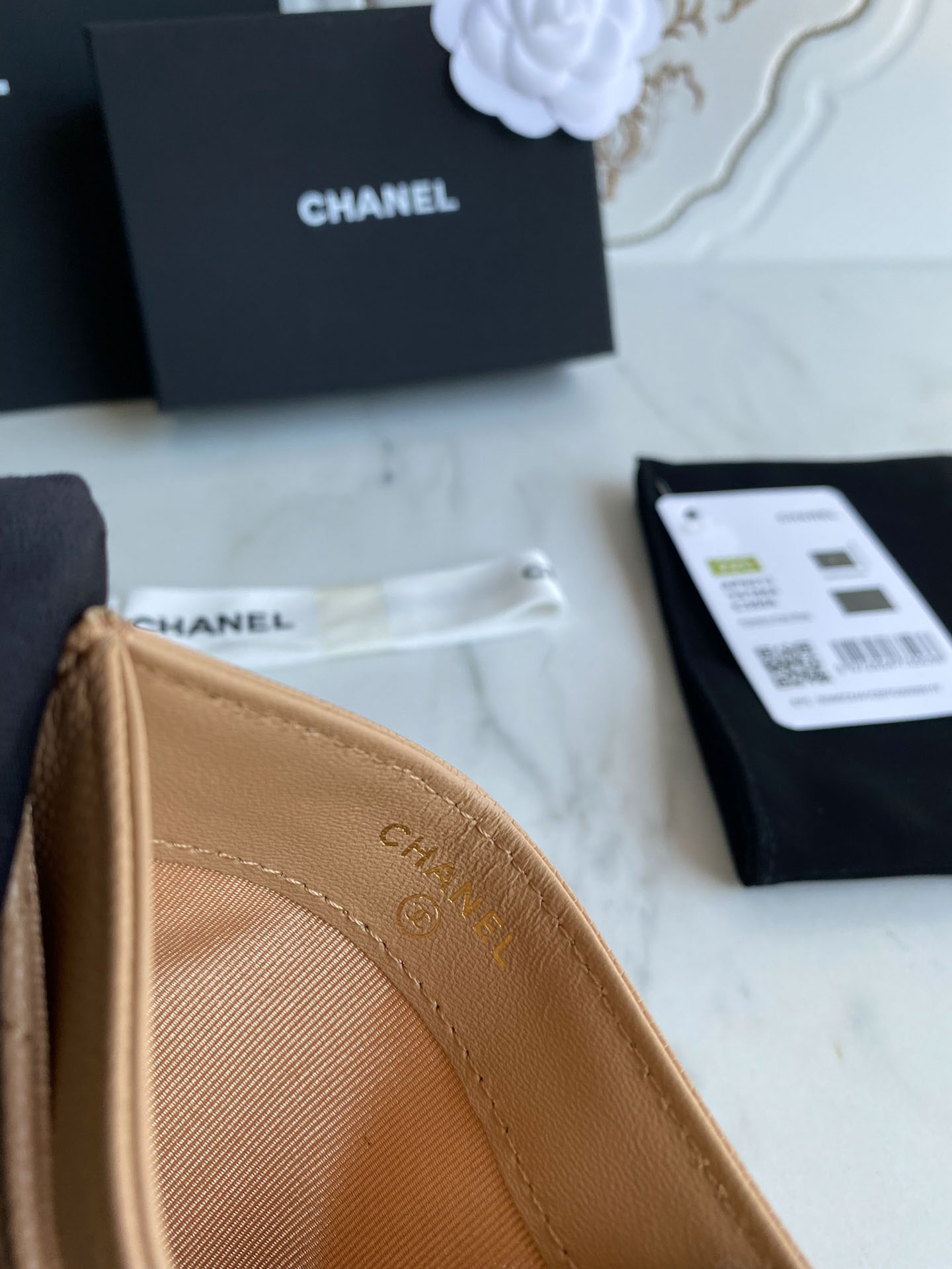 Ví Chanel Classic Card Holder Beige