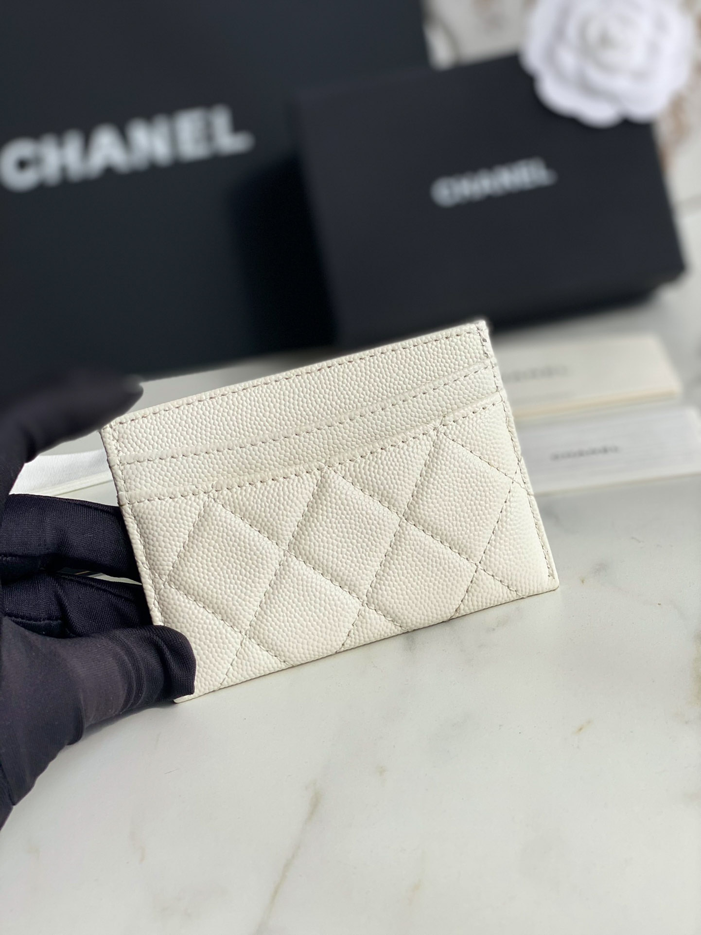 Ví Chanel Classic Card Holder White