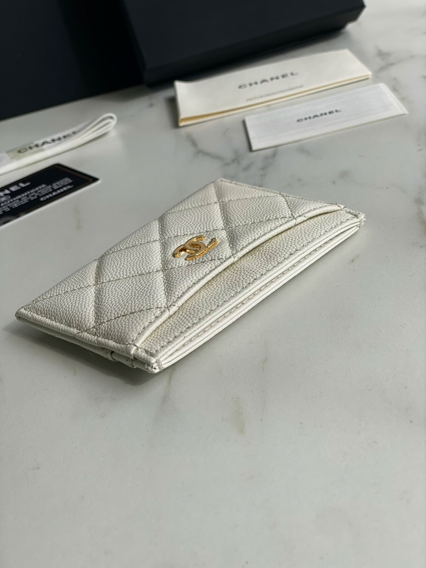 Ví Chanel Classic Card Holder White