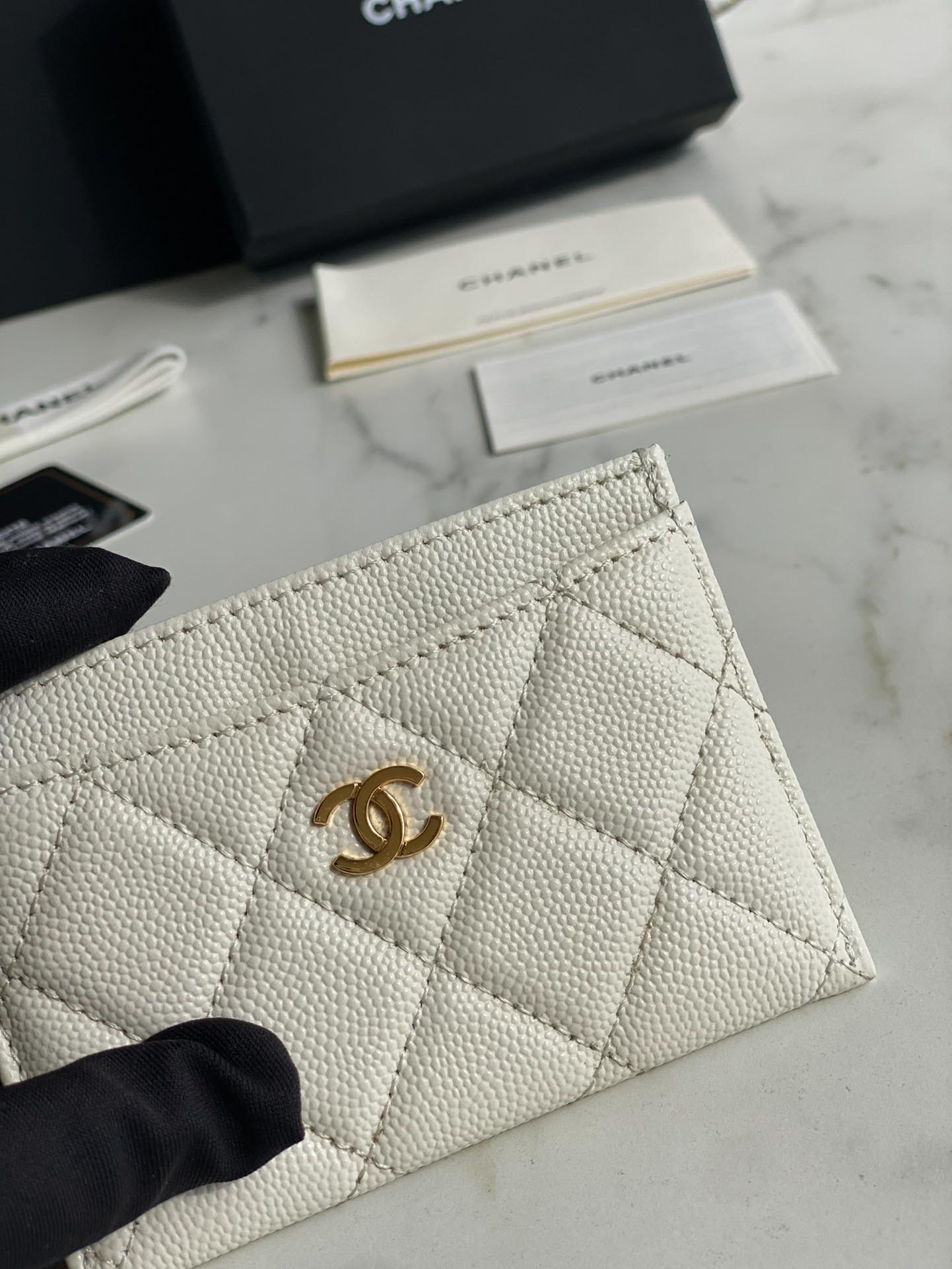 Ví Chanel Classic Card Holder White