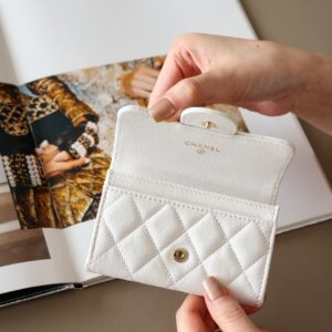 Ví Chanel Classic Quilted Snap Card Holder White Caviar