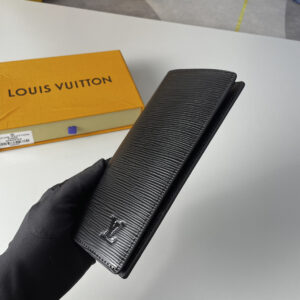 Ví Dài Nam Louis Vuitton Họa Tiết EPI Ngang Màu Đen