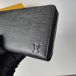 Ví Dài Nam Louis Vuitton LV Zippy Wallet Màu Đen