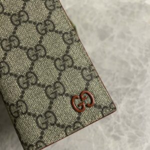 vi-djung-the-gucci-canvas-gg-supreme-bifold-red