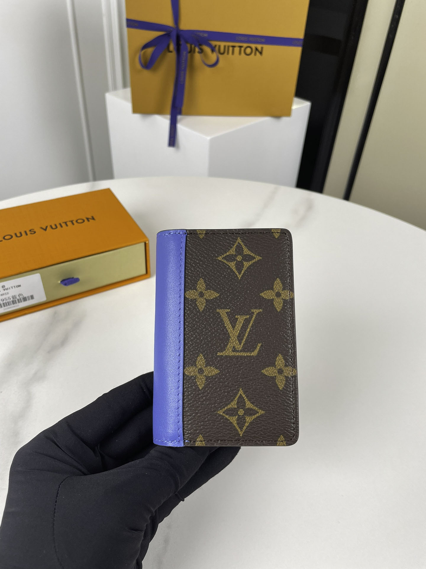 Ví Đựng Thẻ Louis Vuitton Passport Cover Colormania Blue