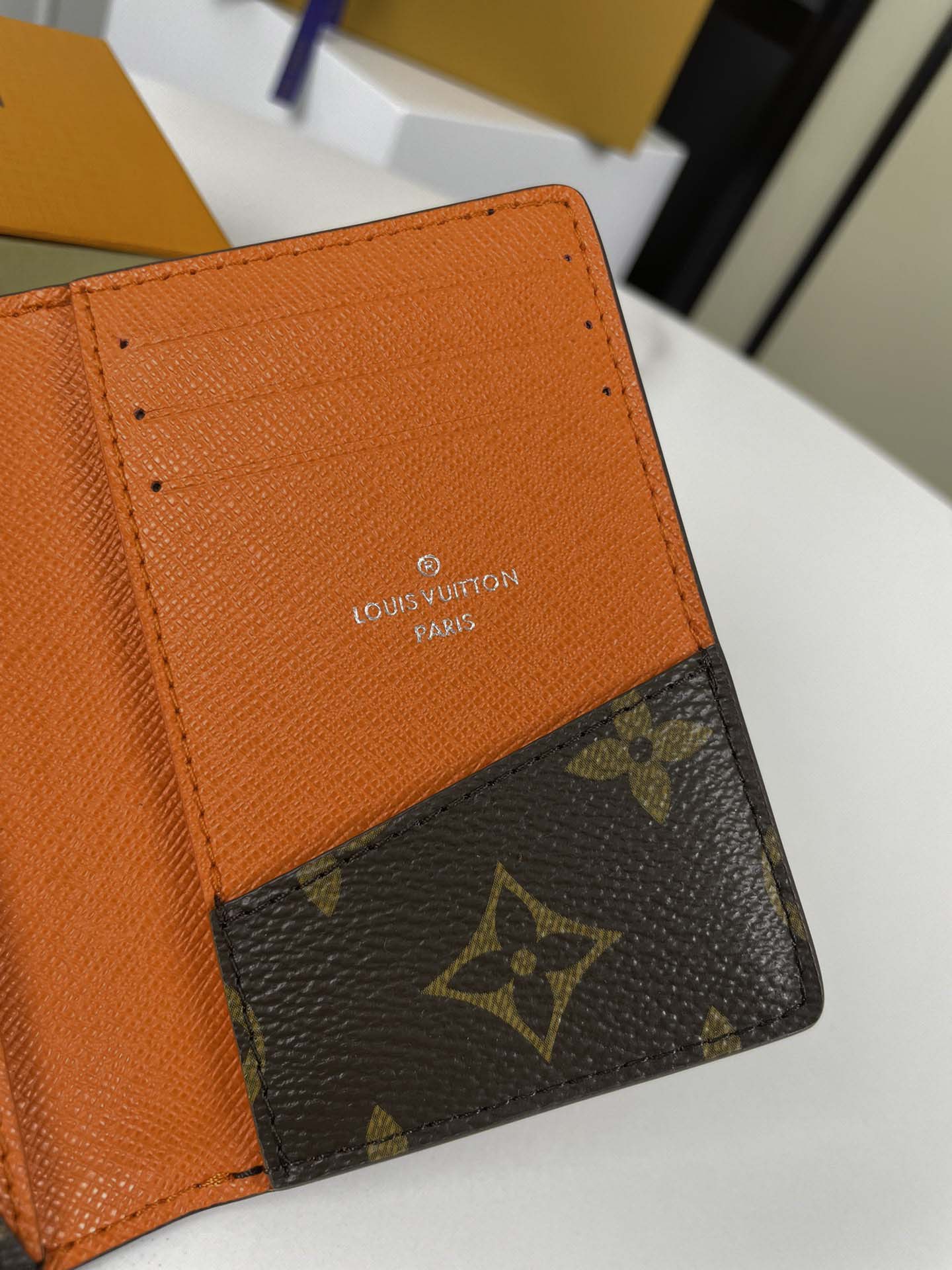 Ví Đựng Thẻ Louis Vuitton Passport Cover Colormania Orange