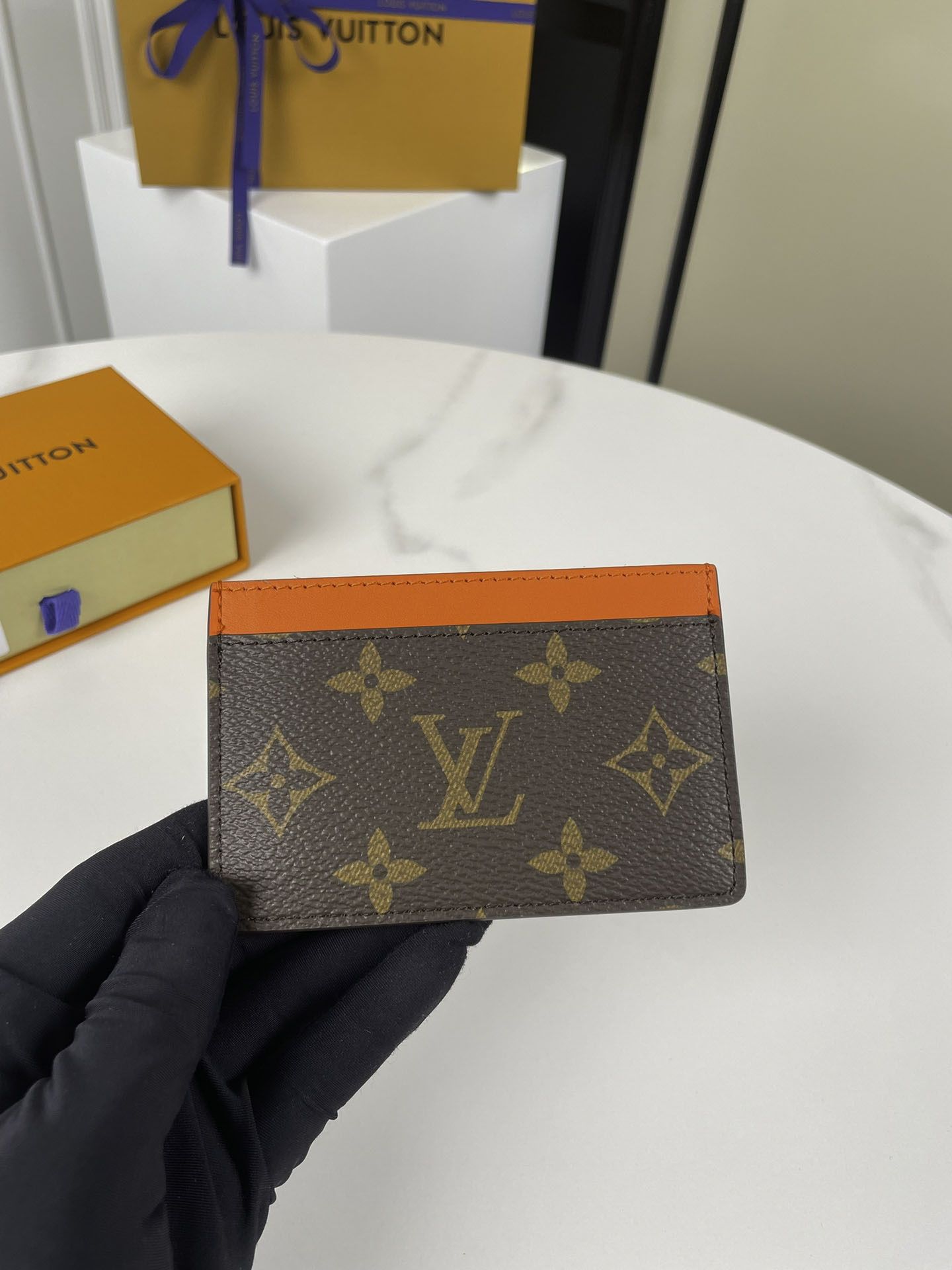 vi-djung-the-louis-vuitton-pm-colormania-orange