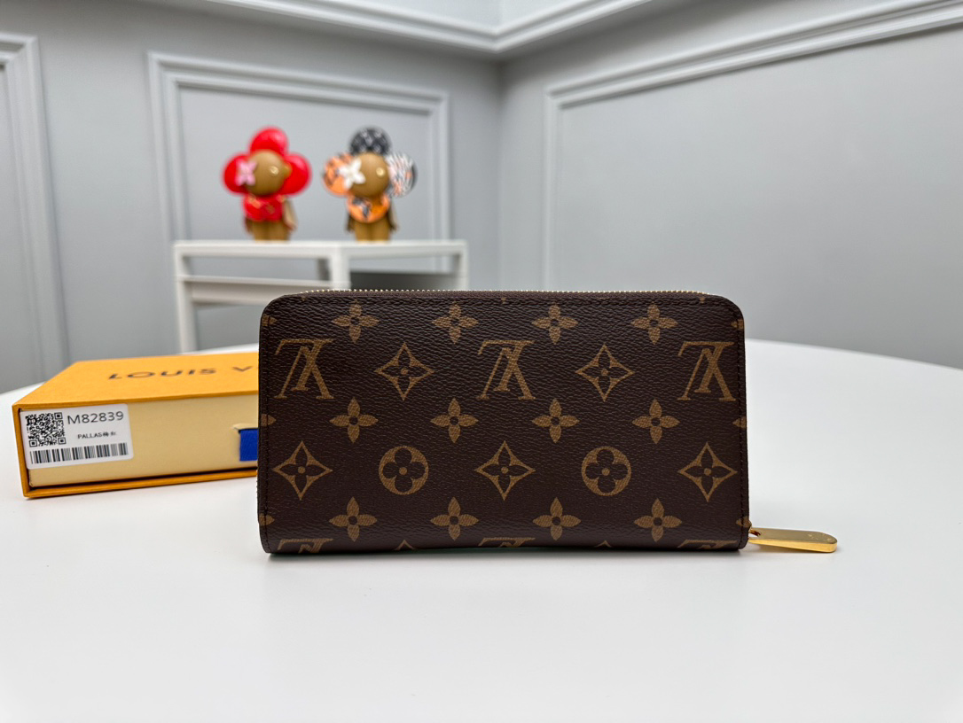 Ví Louis Vuitton Monogram Unisex Plain Leather Long Wallet Logo Long Wallets