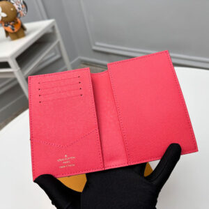 Ví Louis Vuitton Passport Cover M82625 Dragon Fruit Pink