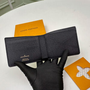 Ví Louis Vuitton Unisex Chain Plain Leather Folding Wallet Logo