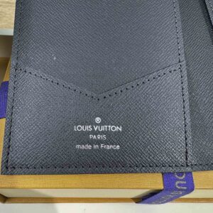 Ví Đựng Thẻ Louis Vuitton LV Passport Họa Tiết Màu Đen